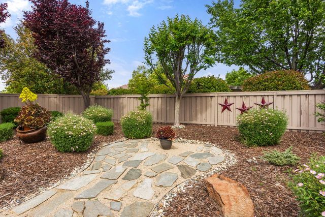 1960 Graeagle Ln, Lincoln, CA 95648