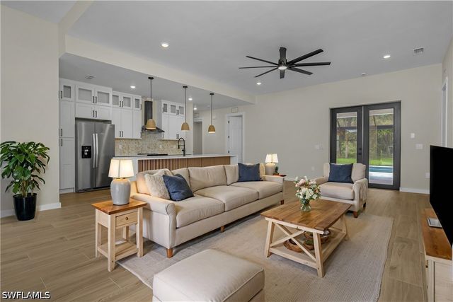 2719 2nd ST NW, Naples, FL 34120