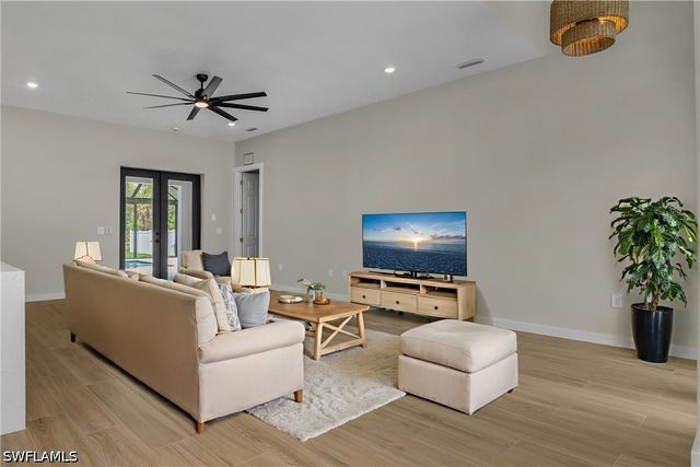 2719 2nd ST NW, Naples, FL 34120