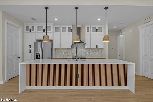 2719 2nd ST NW, Naples, FL 34120