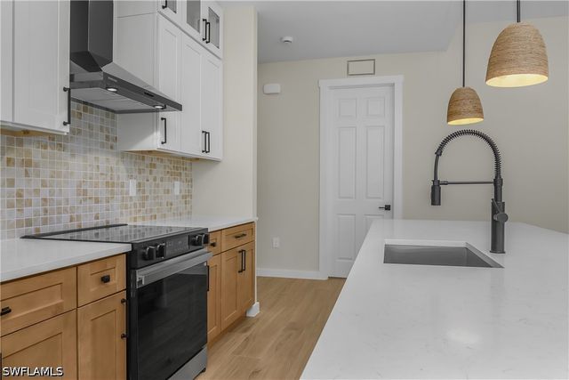 2719 2nd ST NW, Naples, FL 34120