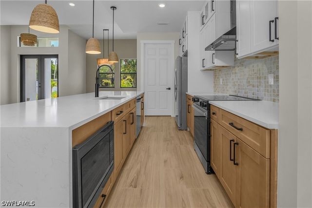 2719 2nd ST NW, Naples, FL 34120