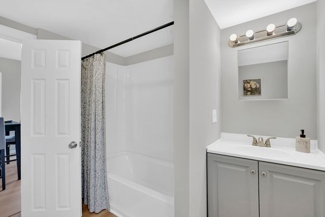 64 Berkshire Ave, Springfield, MA 01109