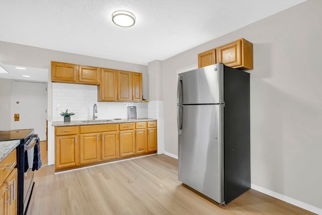 64 Berkshire Ave, Springfield, MA 01109