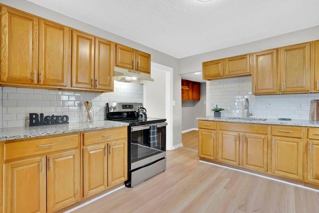 64 Berkshire Ave, Springfield, MA 01109