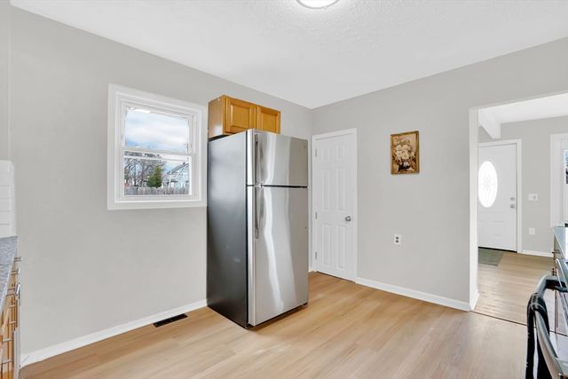 64 Berkshire Ave, Springfield, MA 01109