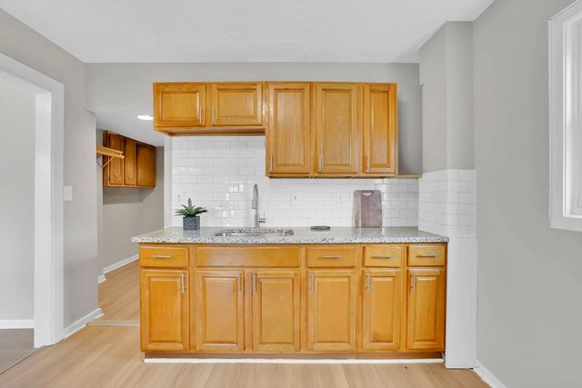 64 Berkshire Ave, Springfield, MA 01109