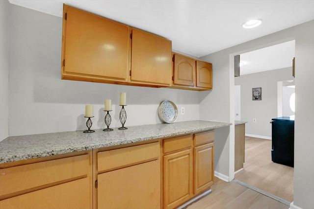 64 Berkshire Ave, Springfield, MA 01109