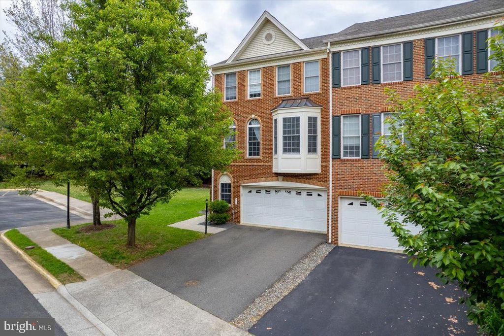 210 ELDER TER, Purcellville, VA 20132