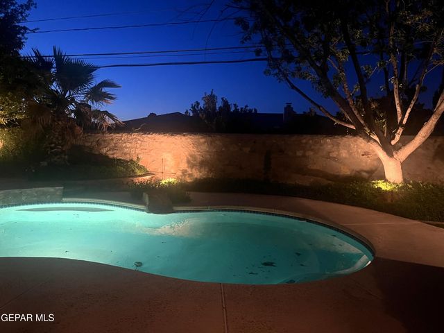 301 NORTHWIND Drive, El Paso, TX 79912