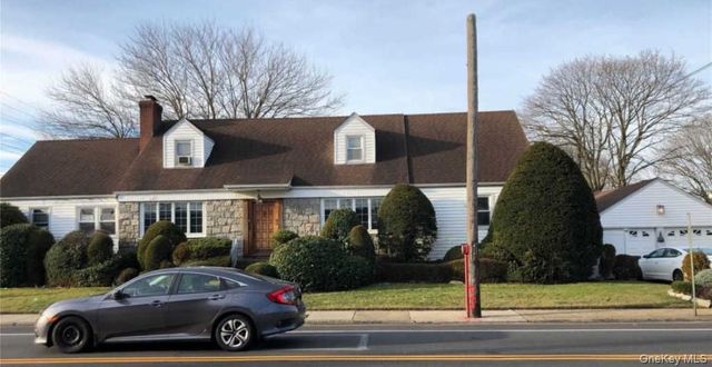 336 Scranton Avenue, Lynbrook, NY 11563