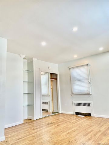 336 Scranton Avenue, Lynbrook, NY 11563