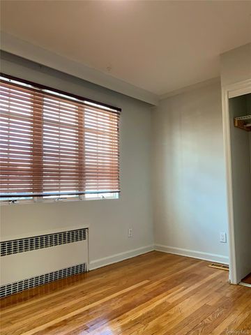 336 Scranton Avenue, Lynbrook, NY 11563