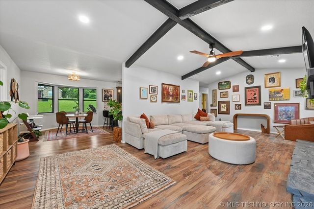 201 N Oak Ridge Drive, Sand Springs, OK 74063