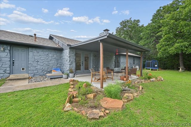 201 N Oak Ridge Drive, Sand Springs, OK 74063