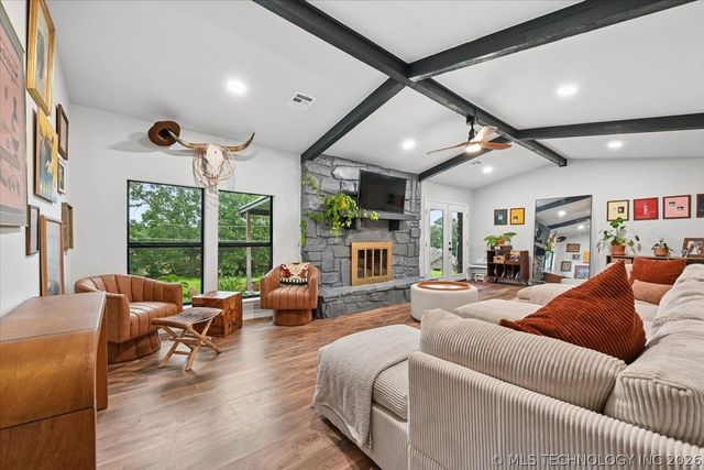 201 N Oak Ridge Drive, Sand Springs, OK 74063