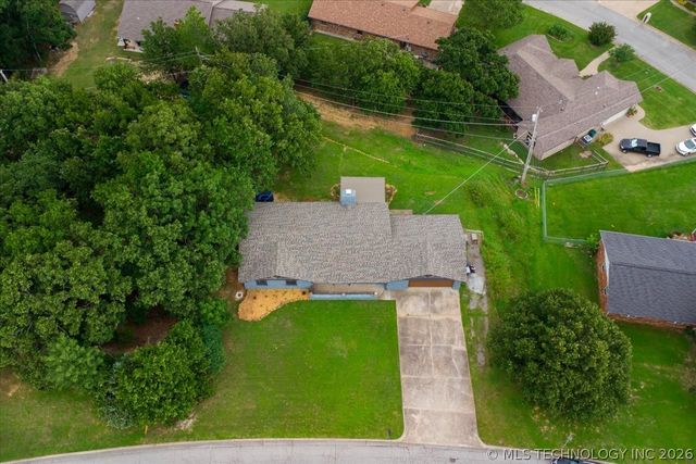 201 N Oak Ridge Drive, Sand Springs, OK 74063