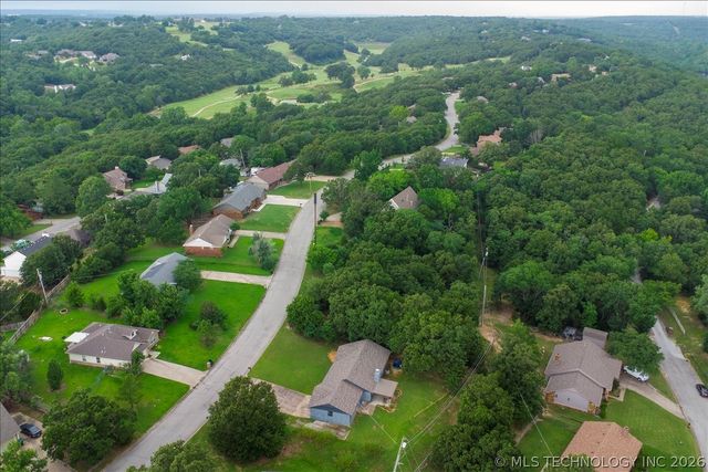 201 N Oak Ridge Drive, Sand Springs, OK 74063