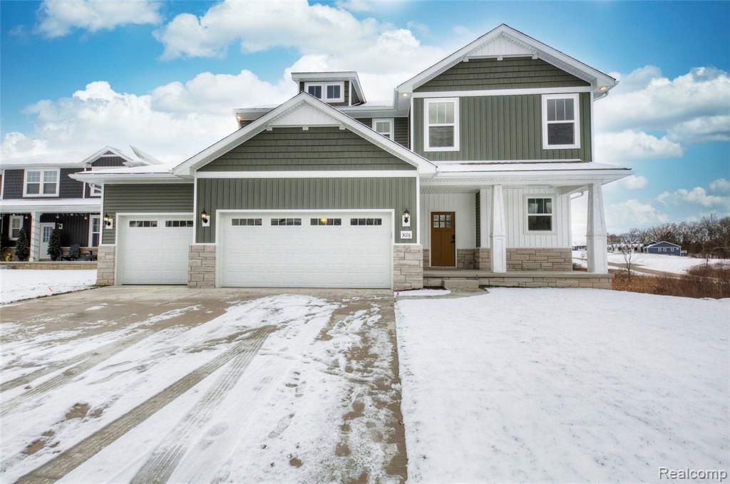 676 Round Rock Dr, Howell, MI 48843