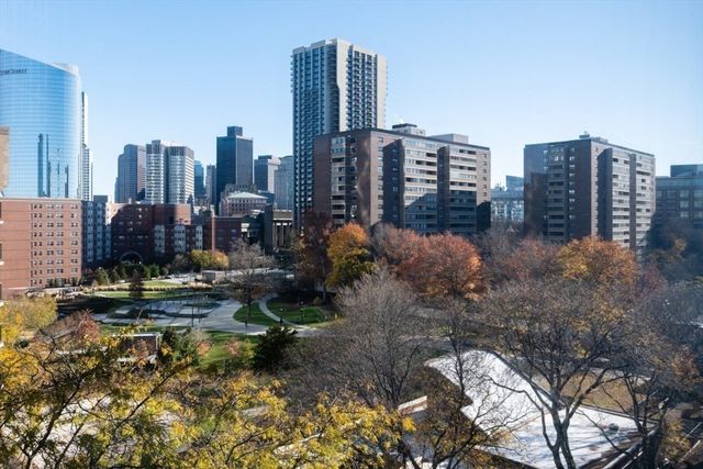 6 Whittier Place 6H, Boston, MA 02114