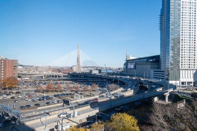 6 Whittier Place 6H, Boston, MA 02114