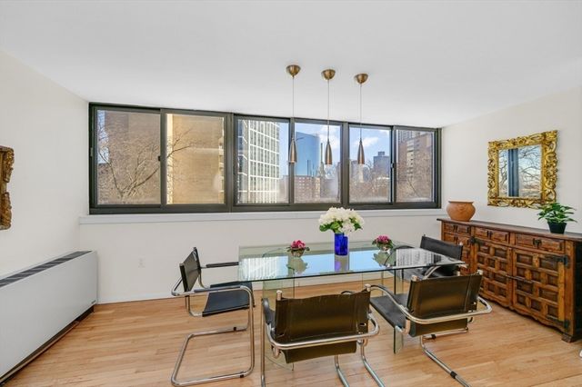 6 Whittier Place 6H, Boston, MA 02114