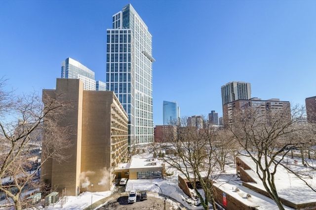 6 Whittier Place 6H, Boston, MA 02114