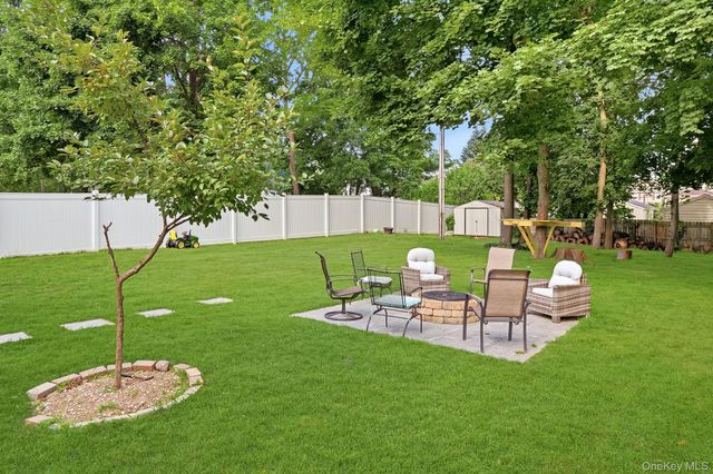 24 Whittier Boulevard, Poughkeepsie, NY 12603