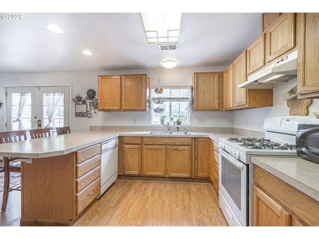 3002 BLUFF Ave, Salem, OR 97302