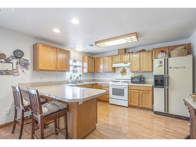 3002 BLUFF Ave, Salem, OR 97302