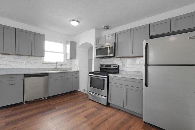 2204 Medina Avenue, Columbus, OH 43211