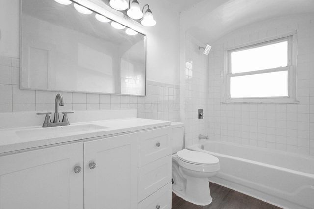 2204 Medina Avenue, Columbus, OH 43211