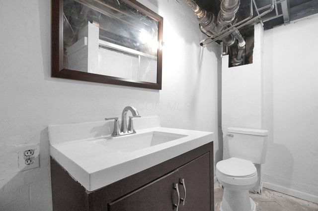 2204 Medina Avenue, Columbus, OH 43211