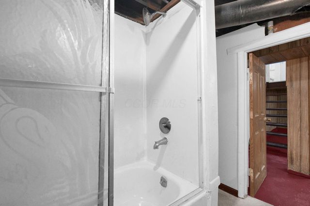 2204 Medina Avenue, Columbus, OH 43211