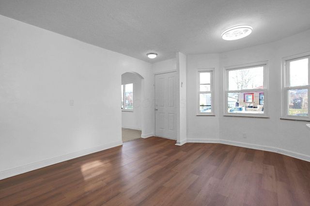 2204 Medina Avenue, Columbus, OH 43211