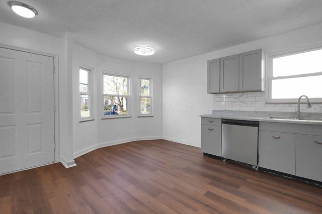 2204 Medina Avenue, Columbus, OH 43211