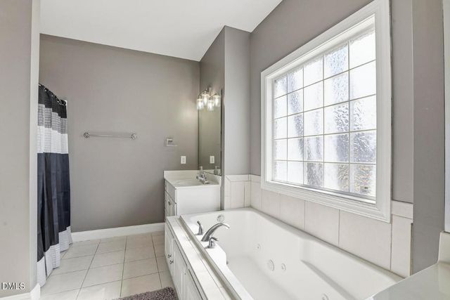 125 Dexterfield Drive, Fuquay Varina, NC 27526