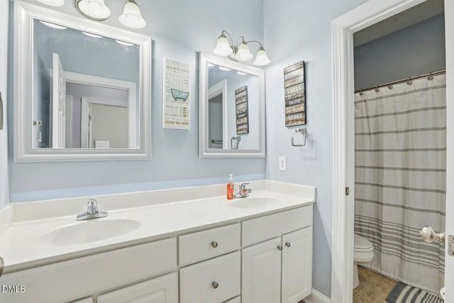 125 Dexterfield Drive, Fuquay Varina, NC 27526