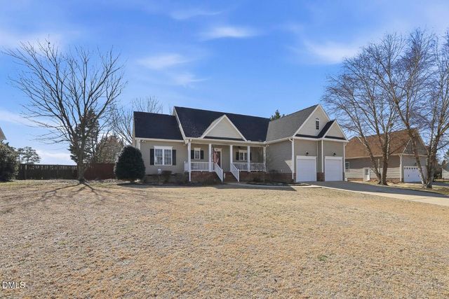 125 Dexterfield Drive, Fuquay Varina, NC 27526