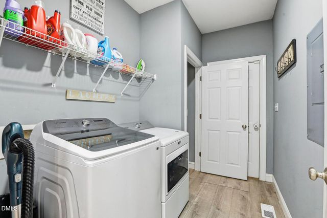 125 Dexterfield Drive, Fuquay Varina, NC 27526