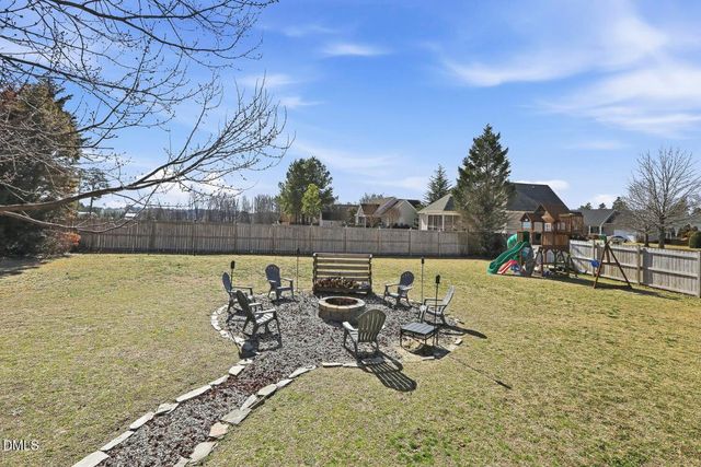 125 Dexterfield Drive, Fuquay Varina, NC 27526