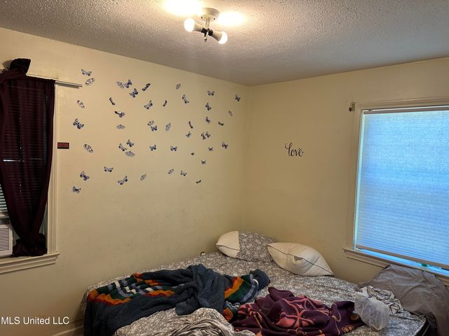 520 E Choctaw Street, Magee, MS 39111