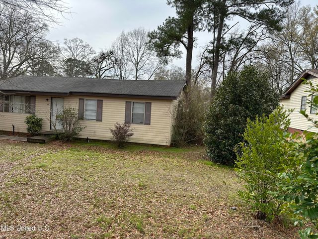 520 E Choctaw Street, Magee, MS 39111