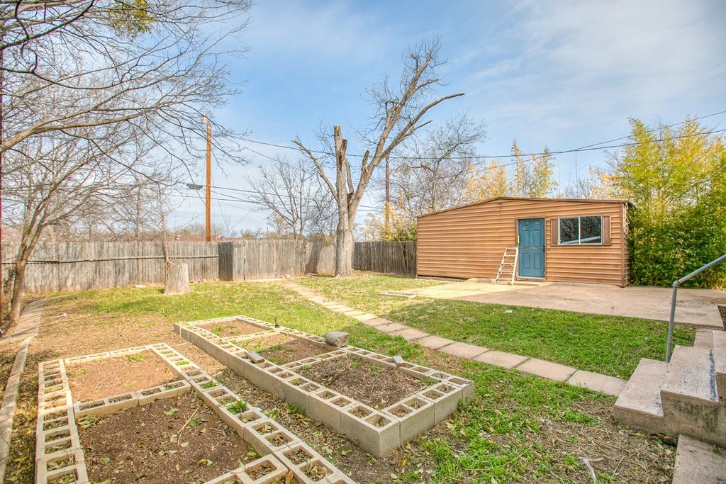 Image 23 of property listing at 1908 Webster Street, San Angelo, TX 76901