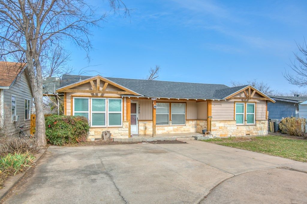 Image 3 of property listing at 1908 Webster Street, San Angelo, TX 76901