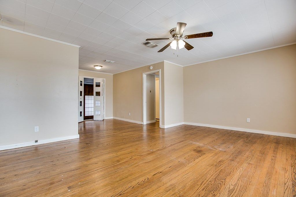 Image 4 of property listing at 1908 Webster Street, San Angelo, TX 76901