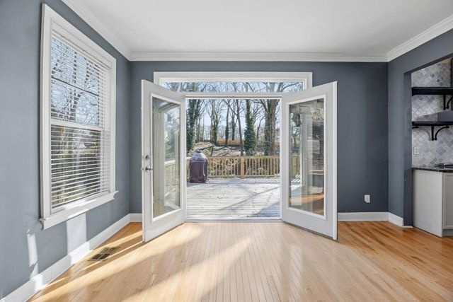 2010 Cambridge Avenue, Atlanta, GA 30337