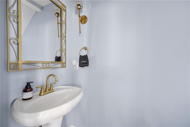 2010 Cambridge Avenue, Atlanta, GA 30337