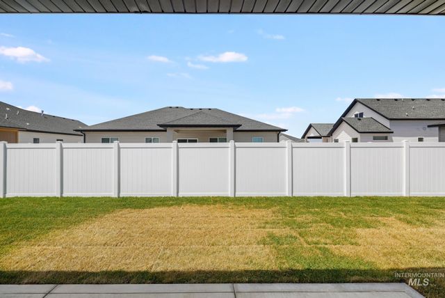 979 Siphon St, Twin Falls, ID 83301