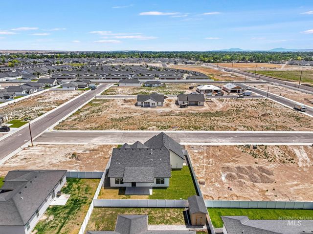 979 Siphon St, Twin Falls, ID 83301